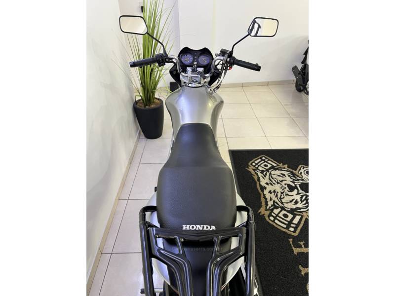 HONDA - CG 150 - 2009/2009 - Cinza - R$ 11.500,00