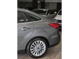 FORD - FOCUS - 2017/2017 - Cinza - R$ 68.900,00