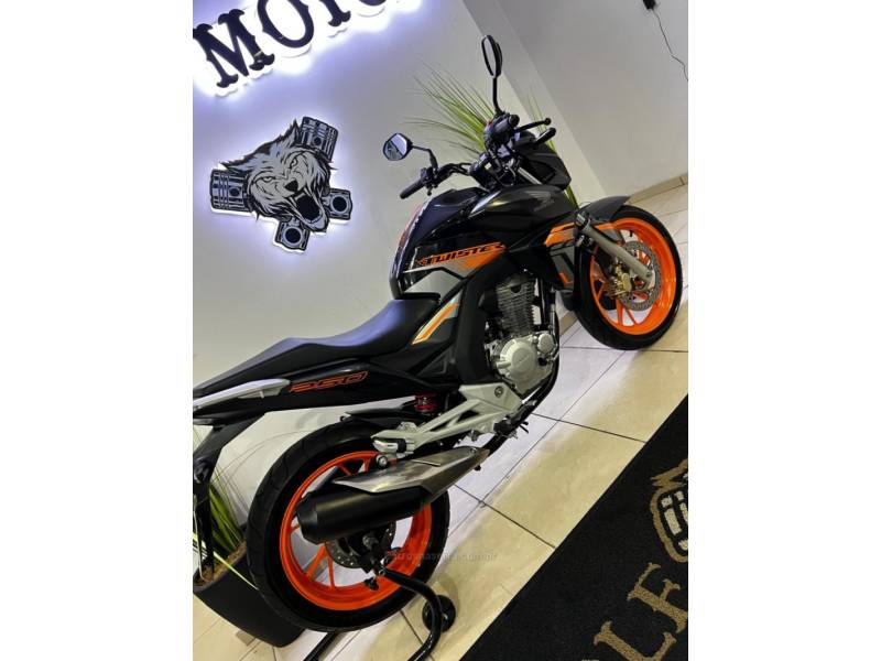 HONDA - CB 250F TWISTER - 2021/2021 - Cinza - R$ 21.900,00