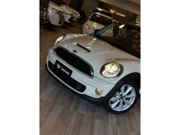 MINI - COOPER - 2010/2011 - Branca - R$ 77.900,00