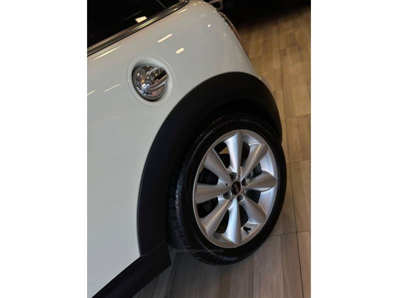 MINI - COOPER - 2010/2011 - Branca - R$ 77.900,00