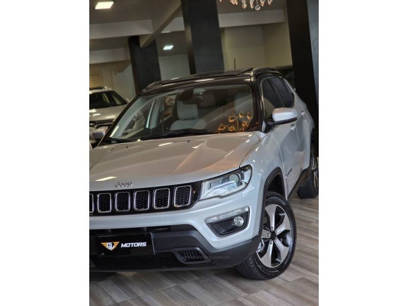 JEEP - COMPASS - 2017/2018 - Prata - R$ 112.900,00