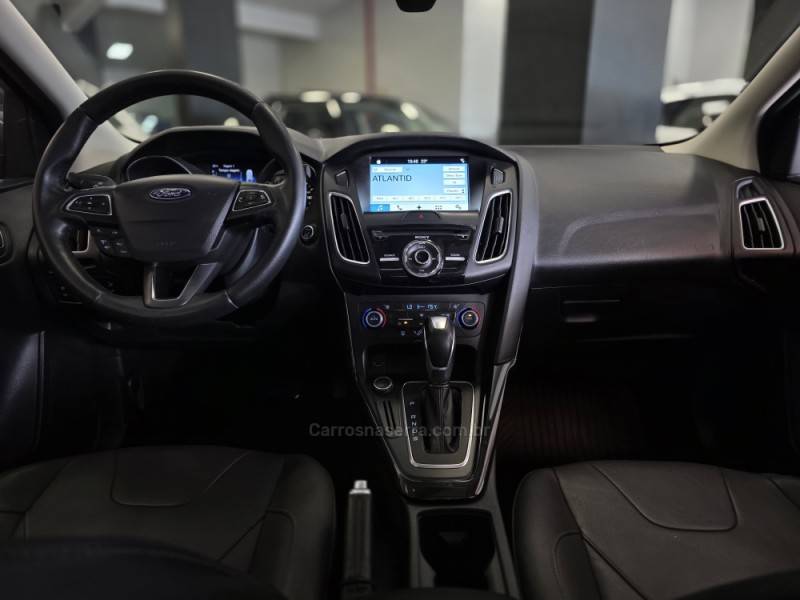 FORD - FOCUS - 2017/2017 - Cinza - R$ 68.900,00
